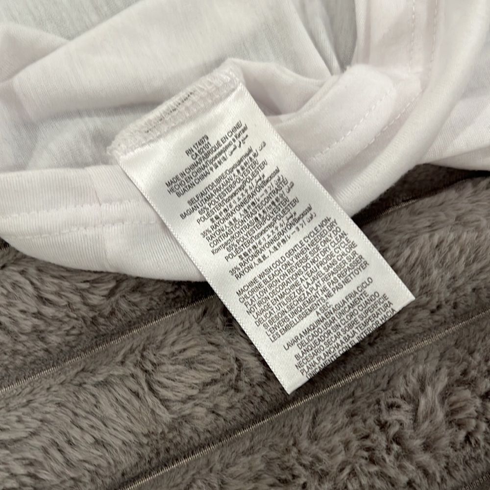 BCBGeneration Low Key Crop Top - Picture 4 of 4